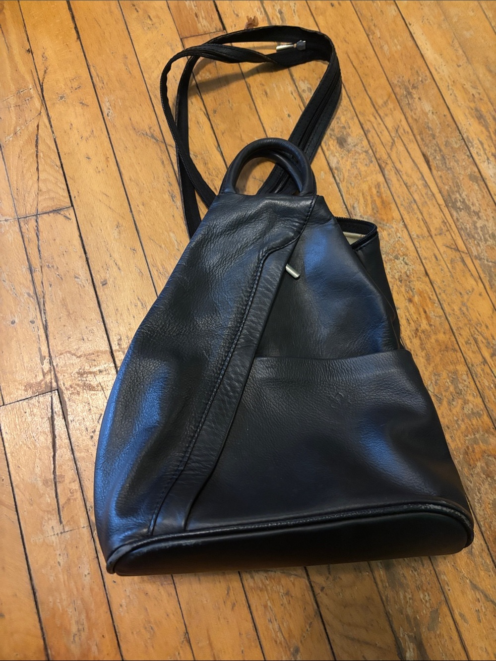 La Gaksta black Women’s Sling Bag